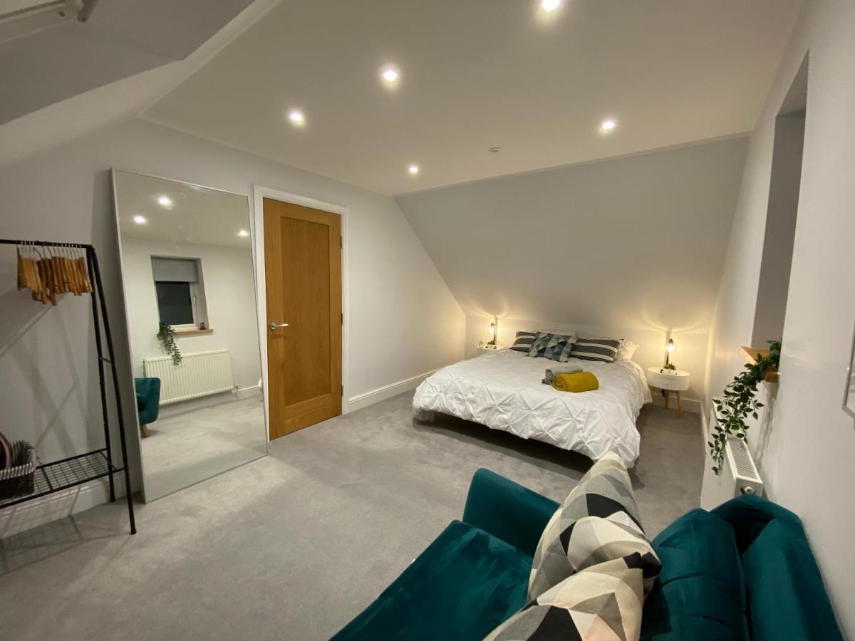 Unique Luxury Detached Apartment In Windsor That Sleeps 4 Экстерьер фото
