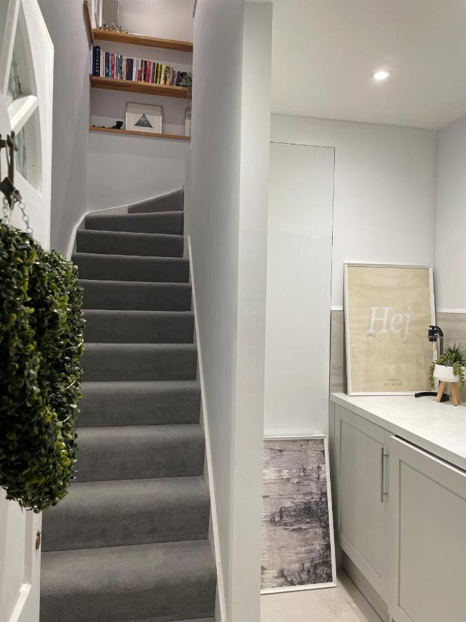 Unique Luxury Detached Apartment In Windsor That Sleeps 4 Экстерьер фото