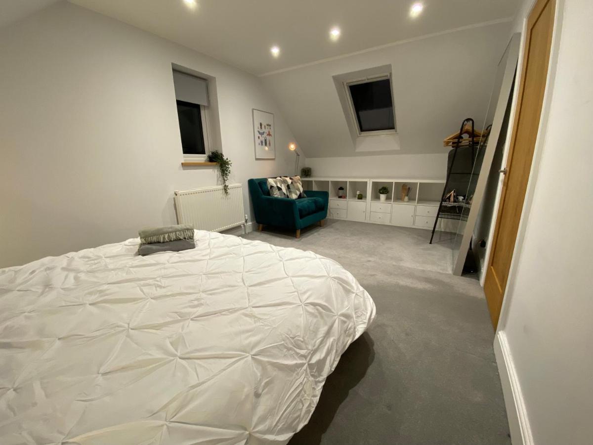 Unique Luxury Detached Apartment In Windsor That Sleeps 4 Экстерьер фото