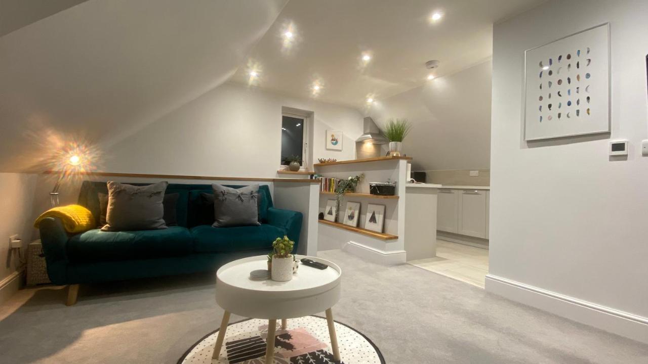 Unique Luxury Detached Apartment In Windsor That Sleeps 4 Экстерьер фото