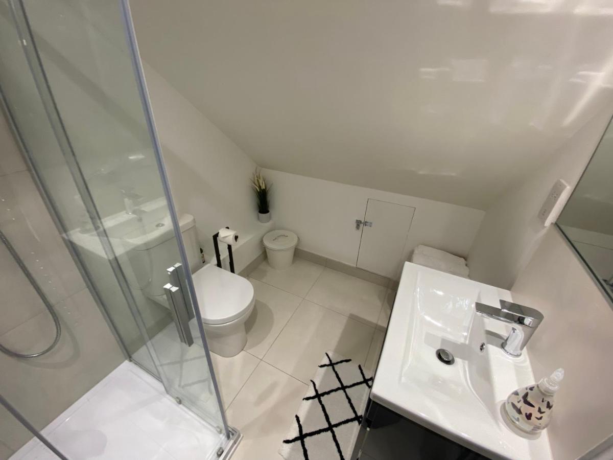 Unique Luxury Detached Apartment In Windsor That Sleeps 4 Экстерьер фото